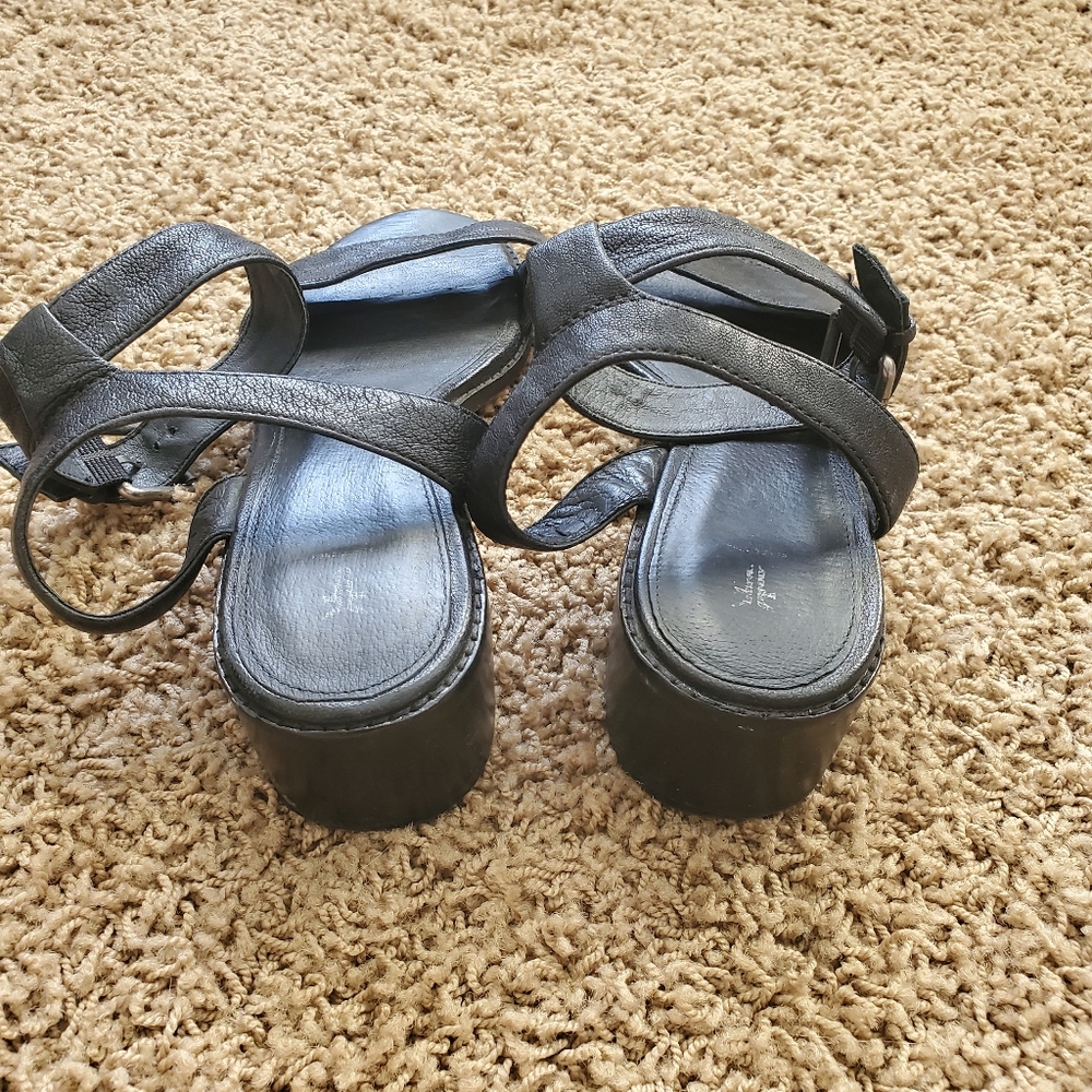 Frye Cindy ankle strap sandals. Size 10. - Picture 8 of 14
